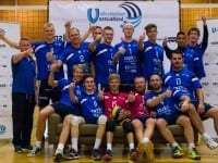 Billedtekst:
Her ses VKV-drengene der efter kun én sæson i 1. division, nu rykker i Volleyligaen. En kæmpe udfordring, som klubben glæder sig til sammen med spillerne.
Fotograf: www.mortenO.com
Billedet er til fri afbenyttelse i forbindelse med artikler om Volleyklubben Vestsjælland