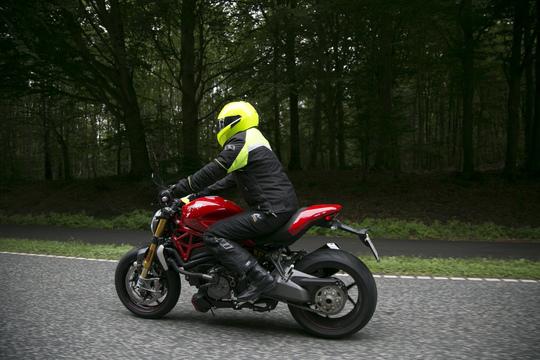 Motorcyklister er udsatte i trafikken - korrekt motorcykeltøj er afgørende