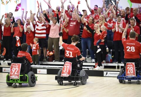 DK:
20241027 Korsør, Danmark.
EM i Powerchair Floorball på Musholm, ferie- sport og konference. 
Bronzekamp Danmark vinder over Italien.
Foto: Lars Moeller